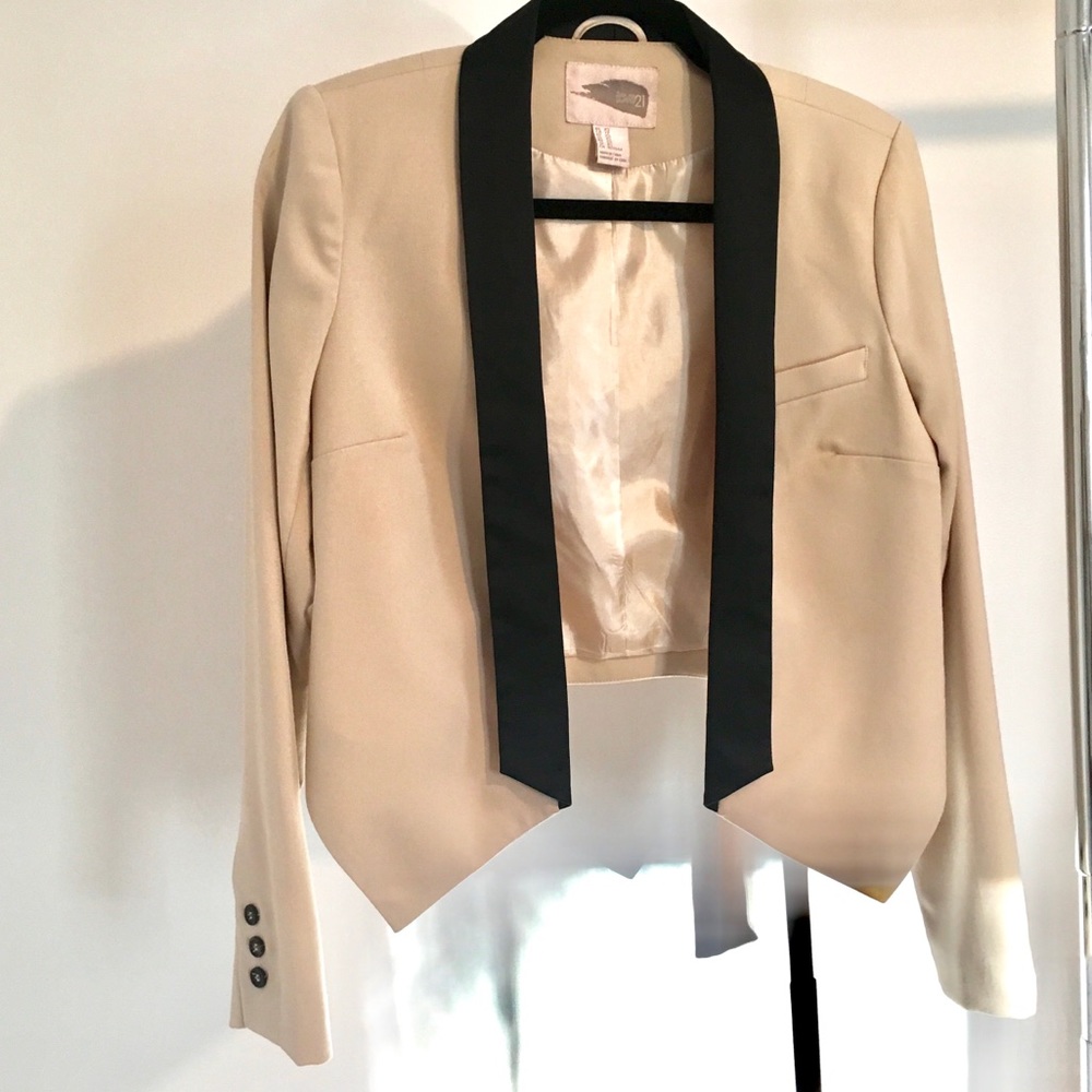 Cute Cropped Blazer with Satin Lapels